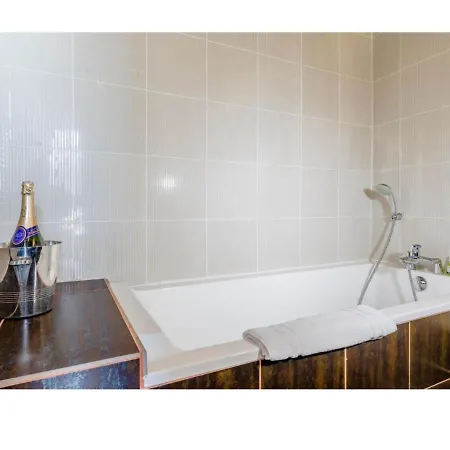 Ibiza - Hammam - Jacuzzis - Piscine Chauffee